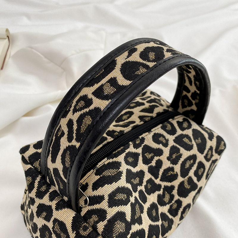 Bolsa de maquillaje de leopard - Luxury Skincare & Spa Photos reseña y precio